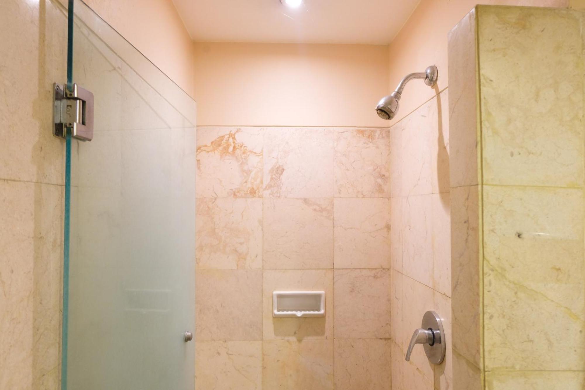 Apartemen Strategic And Comfy 1br At Braga Walk By Travelio